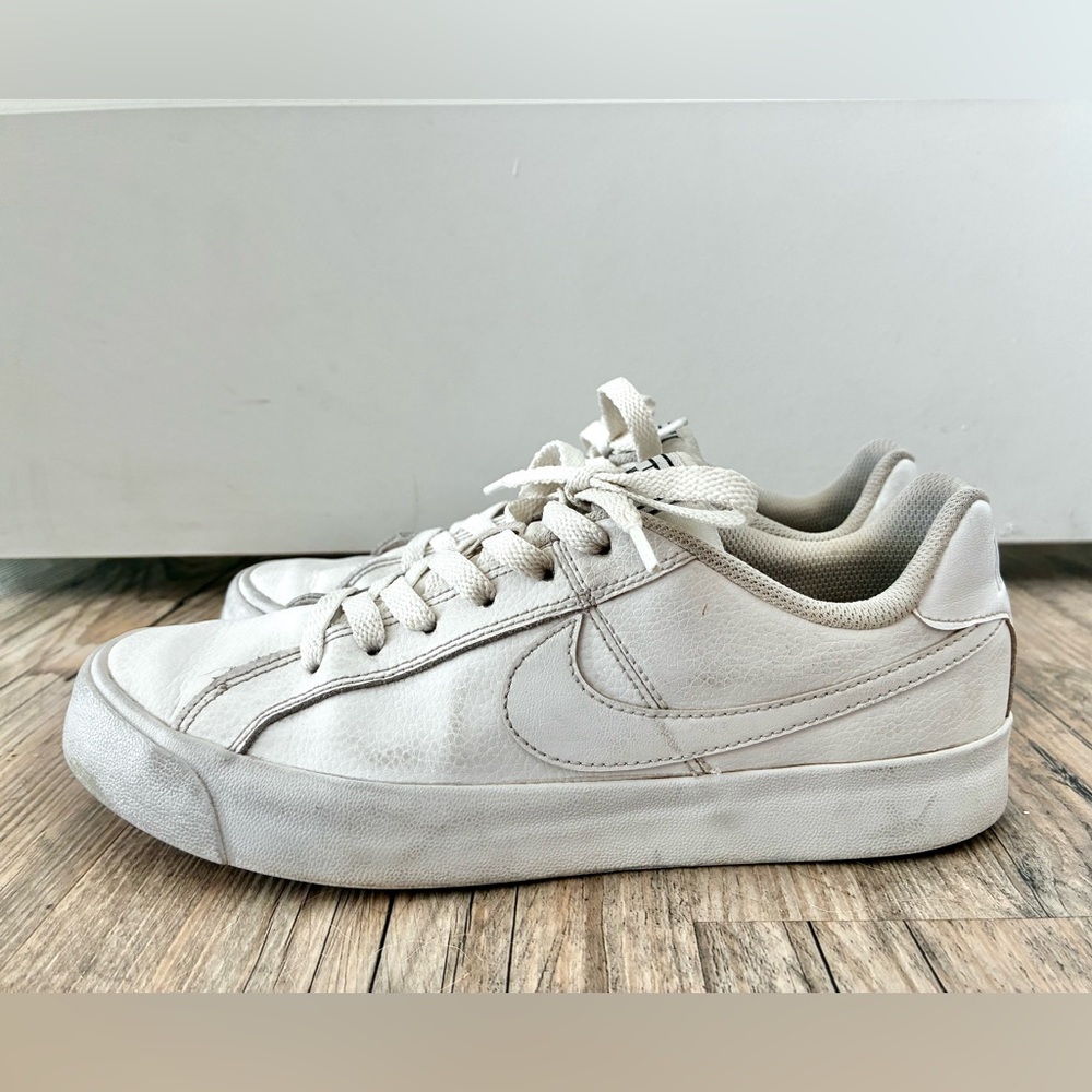 Nike Court Royale AC White Leather Classic Sneakers Women’s 8 AO2810-102